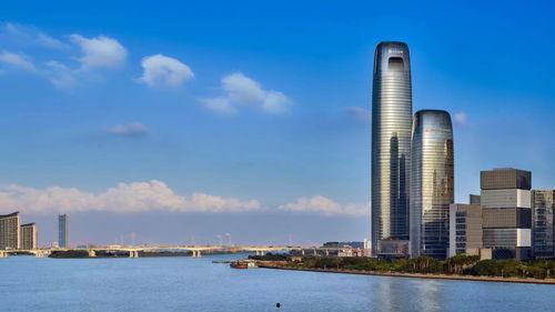 保利于洋社会背景