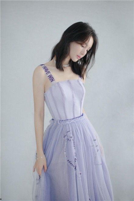 金晨的照片,光影交织下的青春魅力